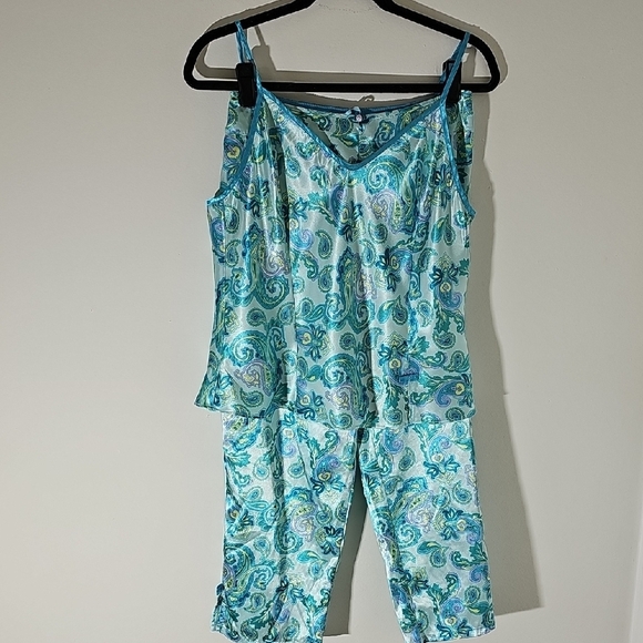 Kathryn PJS. Blue satin Paisley Pajama Set. Size Large. Elegant - Picture 1 of 8